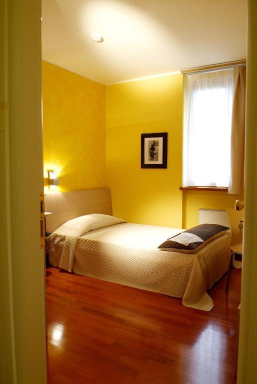 Hotel Fontana Santa Grumello del Monte Ruang foto