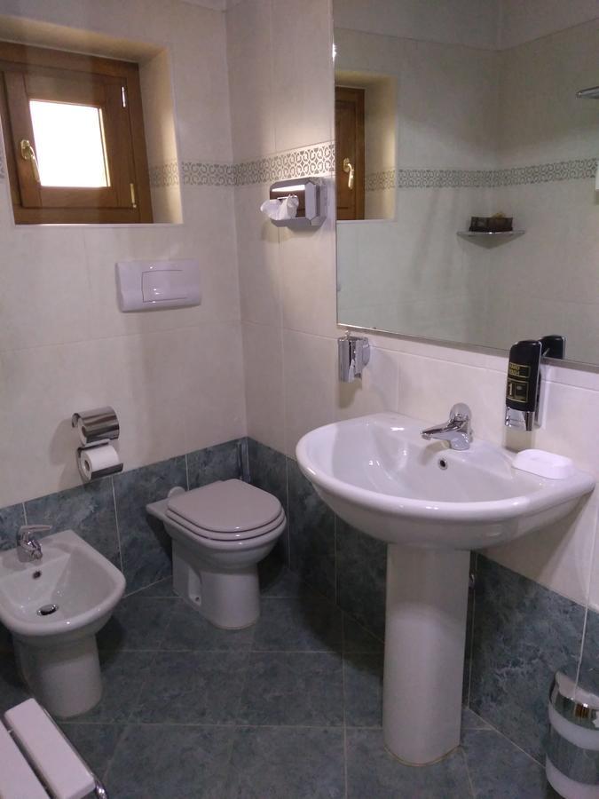 Hotel Fontana Santa Grumello del Monte Bagian luar foto